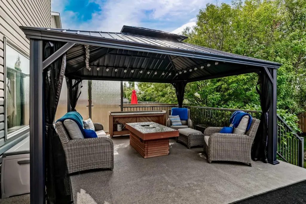 13 Coventry Way NE Calgary AB T3K5H3