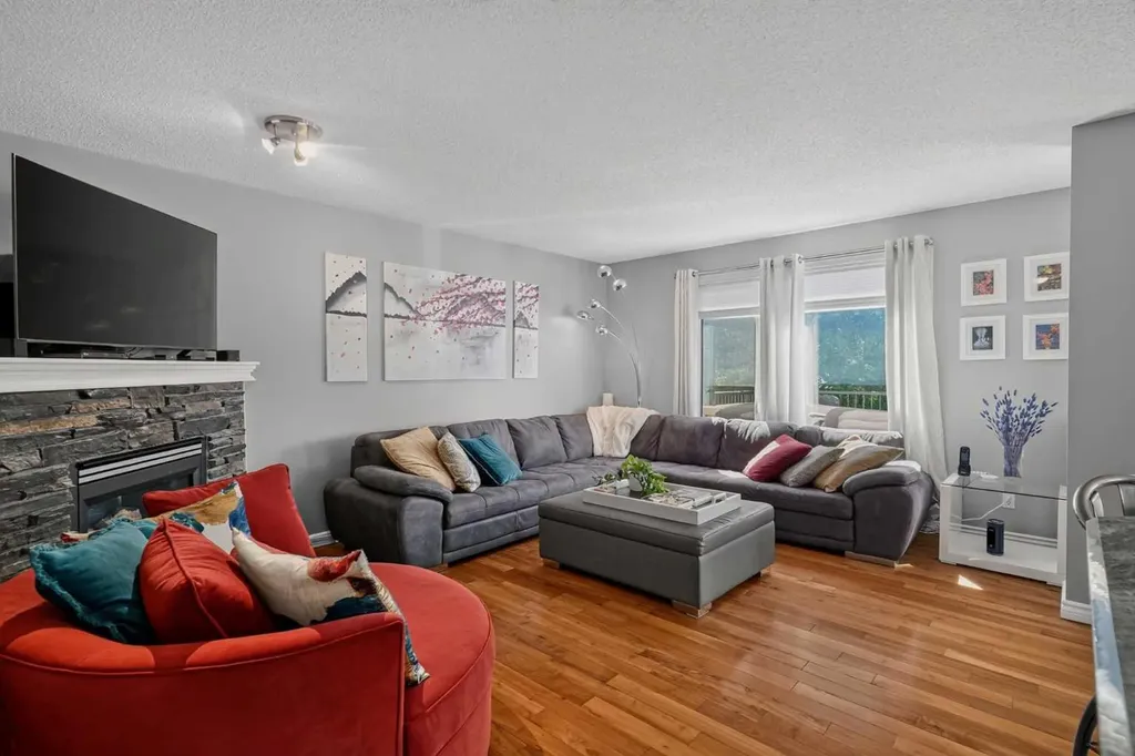 13 Coventry Way NE Calgary AB T3K5H3