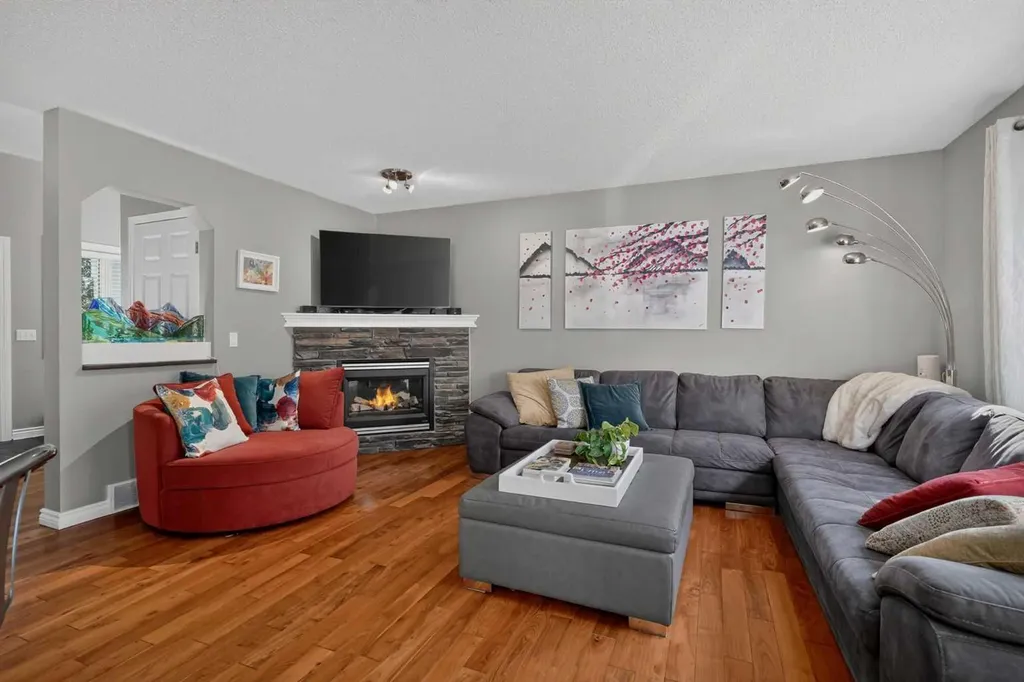 13 Coventry Way NE Calgary AB T3K5H3