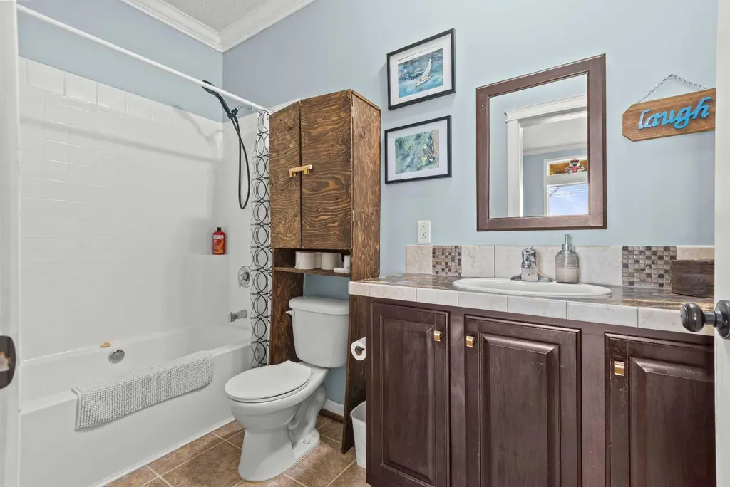 13 Cherry Lane SE Three Hills AB T0M 2A0