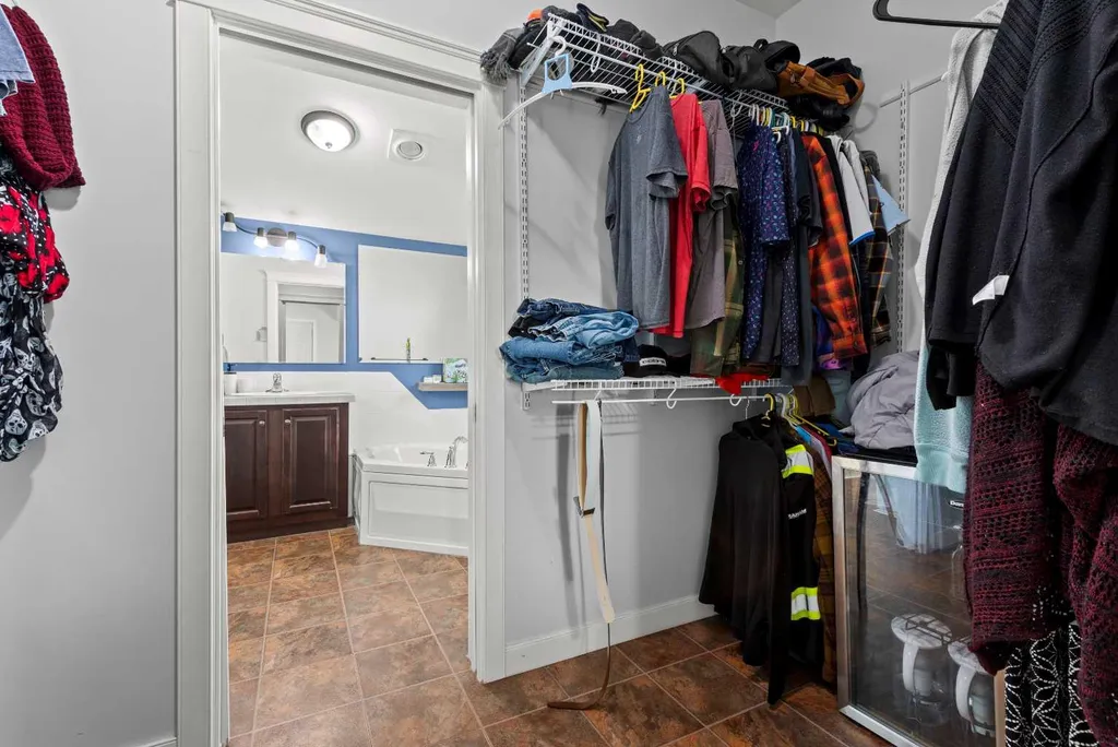 13 Cherry Lane SE Three Hills AB T0M 2A0