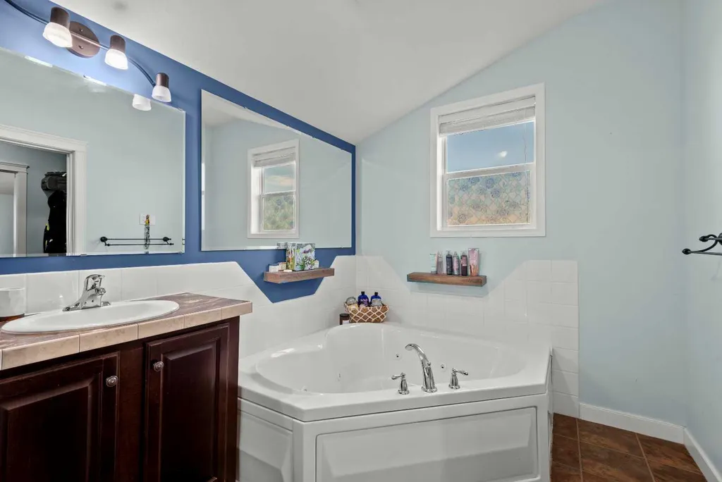 13 Cherry Lane SE Three Hills AB T0M 2A0