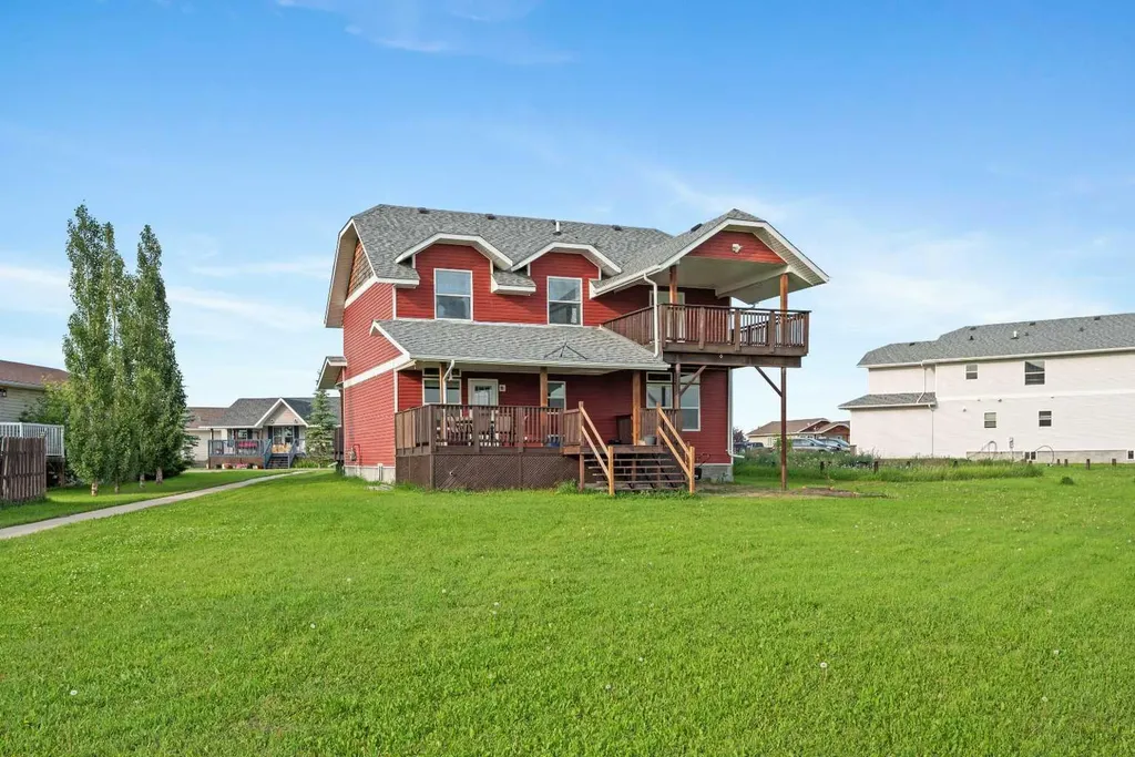 13 Cherry Lane SE Three Hills AB T0M 2A0