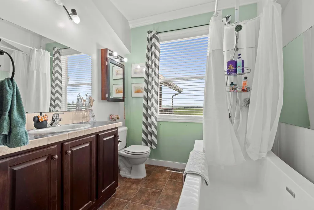 13 Cherry Lane SE Three Hills AB T0M 2A0