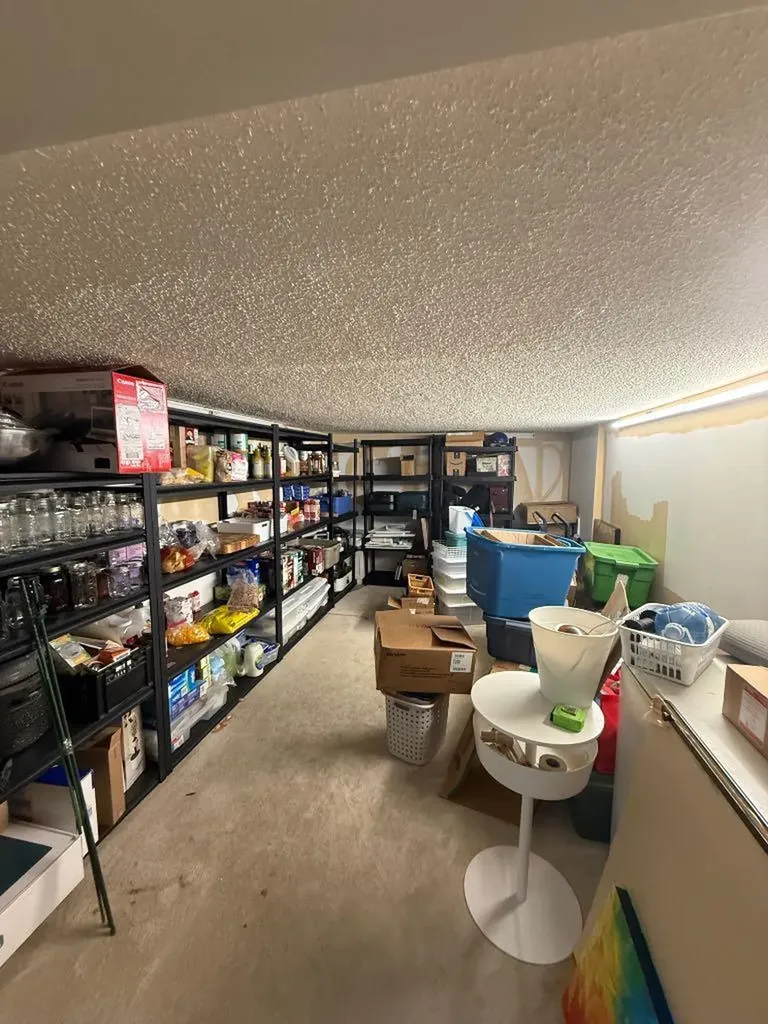 3733 21 Avenue S Lethbridge AB T1K 4J2