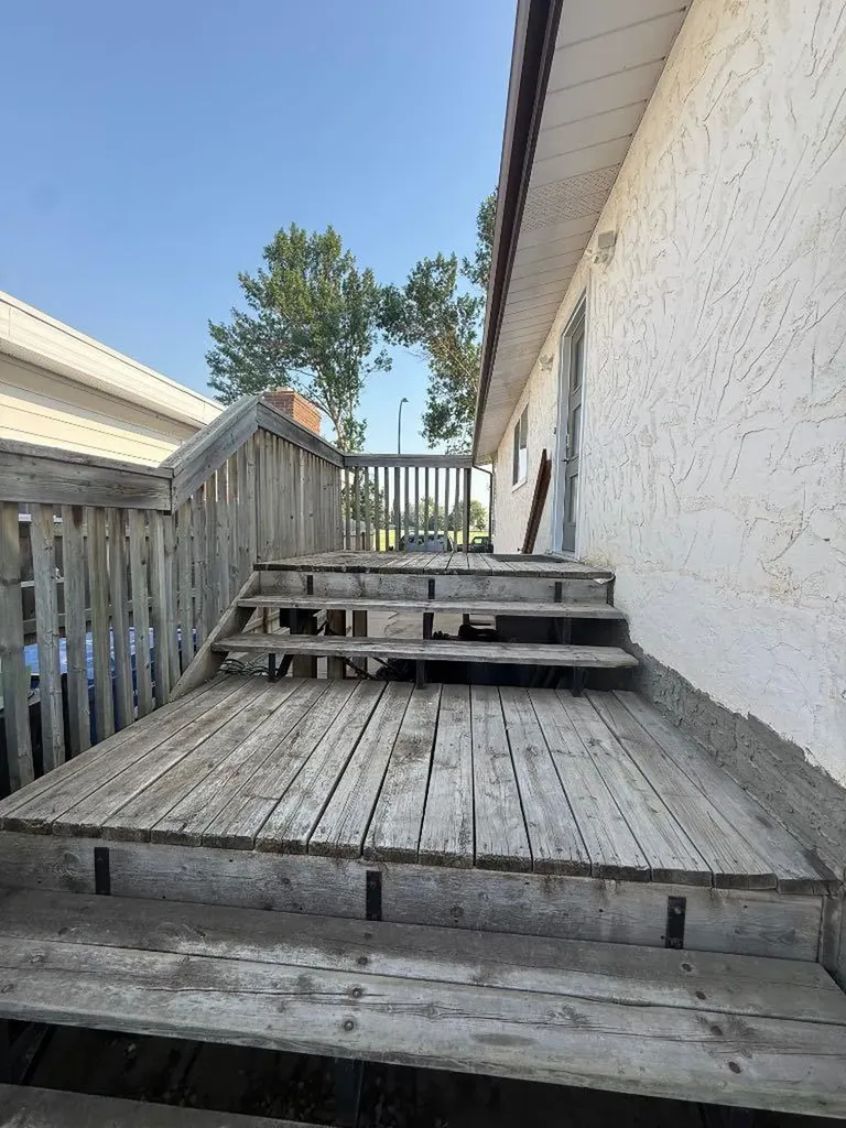 3733 21 Avenue S Lethbridge AB T1K 4J2