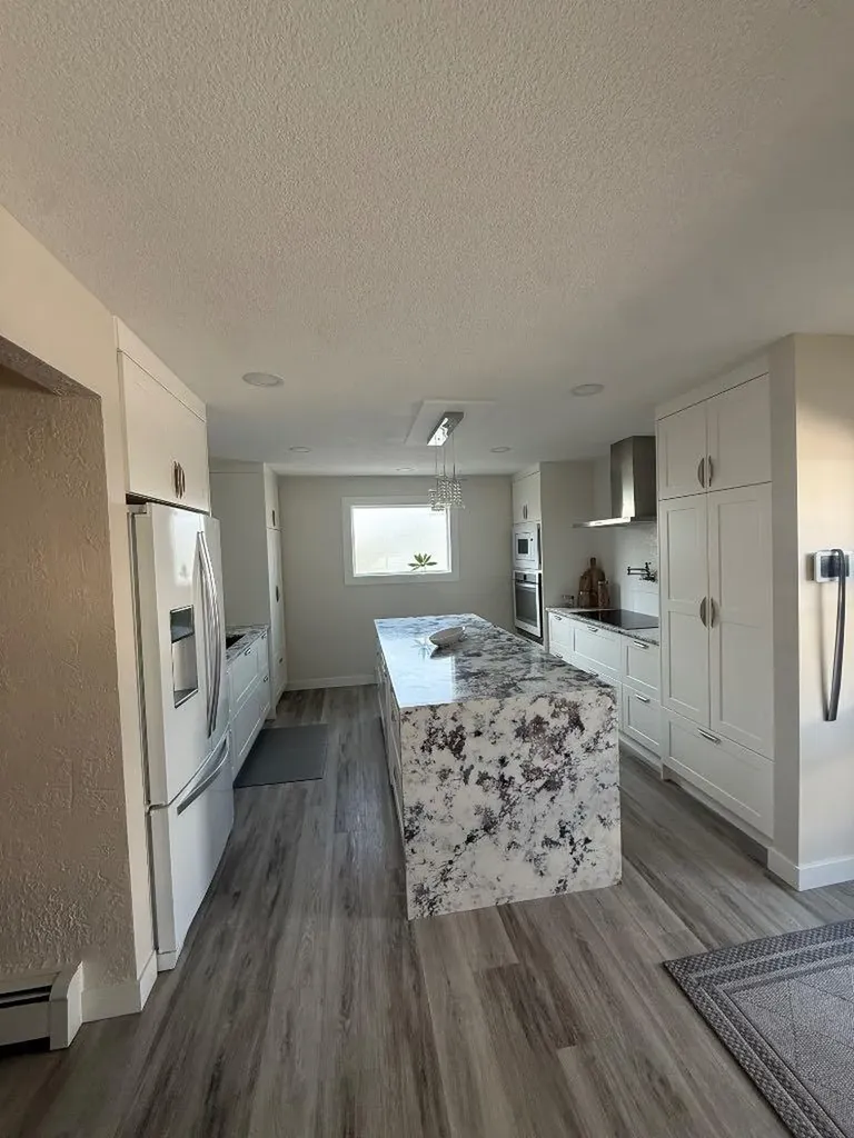 3733 21 Avenue S Lethbridge AB T1K 4J2