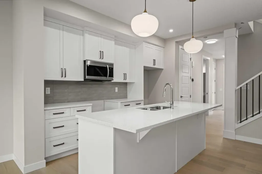 102 Sora Gardens SE Calgary AB T3S 0V3