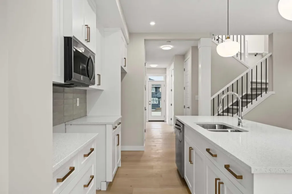 102 Sora Gardens SE Calgary AB T3S 0V3