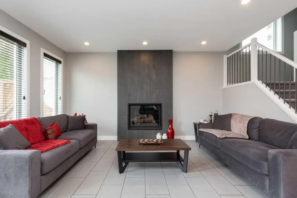 180 Firelight Way W Lethbridge AB T1J 4B2