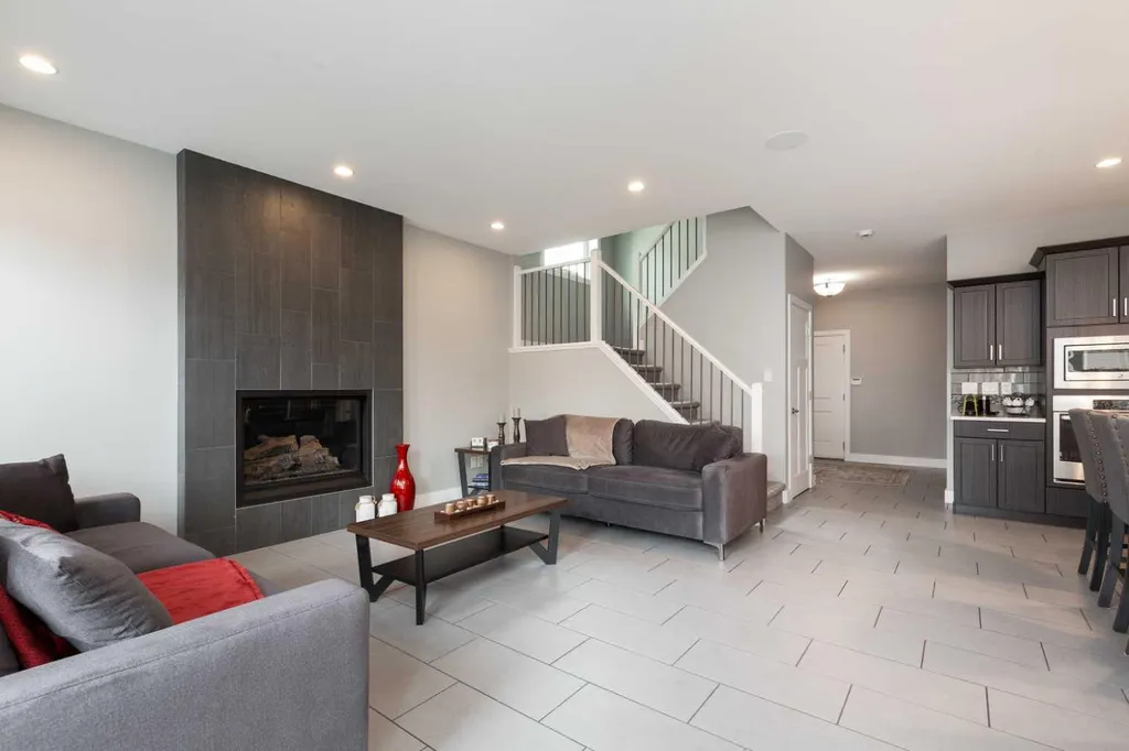 180 Firelight Way W Lethbridge AB T1J 4B2
