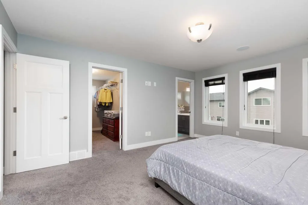 180 Firelight Way W Lethbridge AB T1J 4B2
