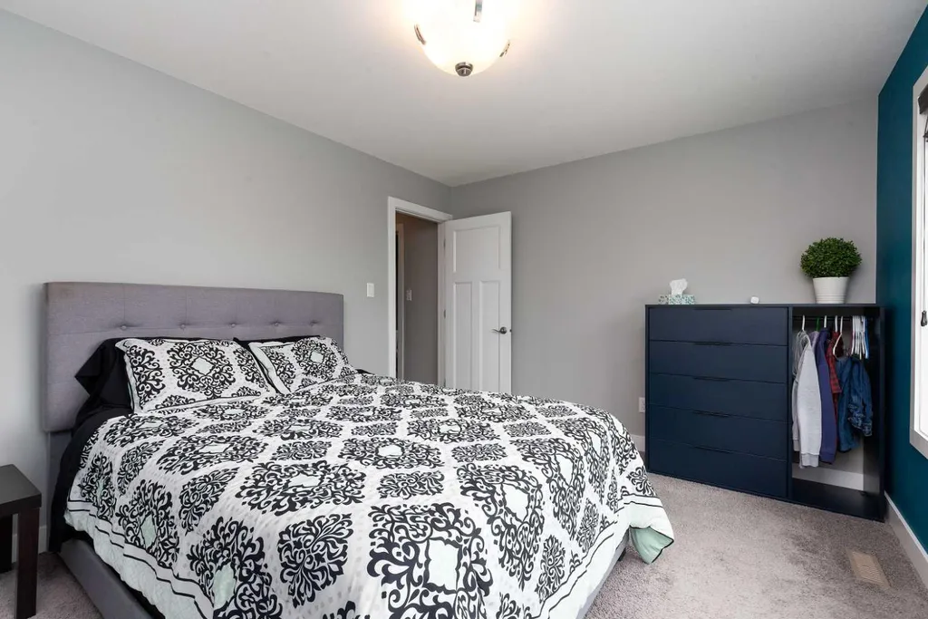 180 Firelight Way W Lethbridge AB T1J 4B2