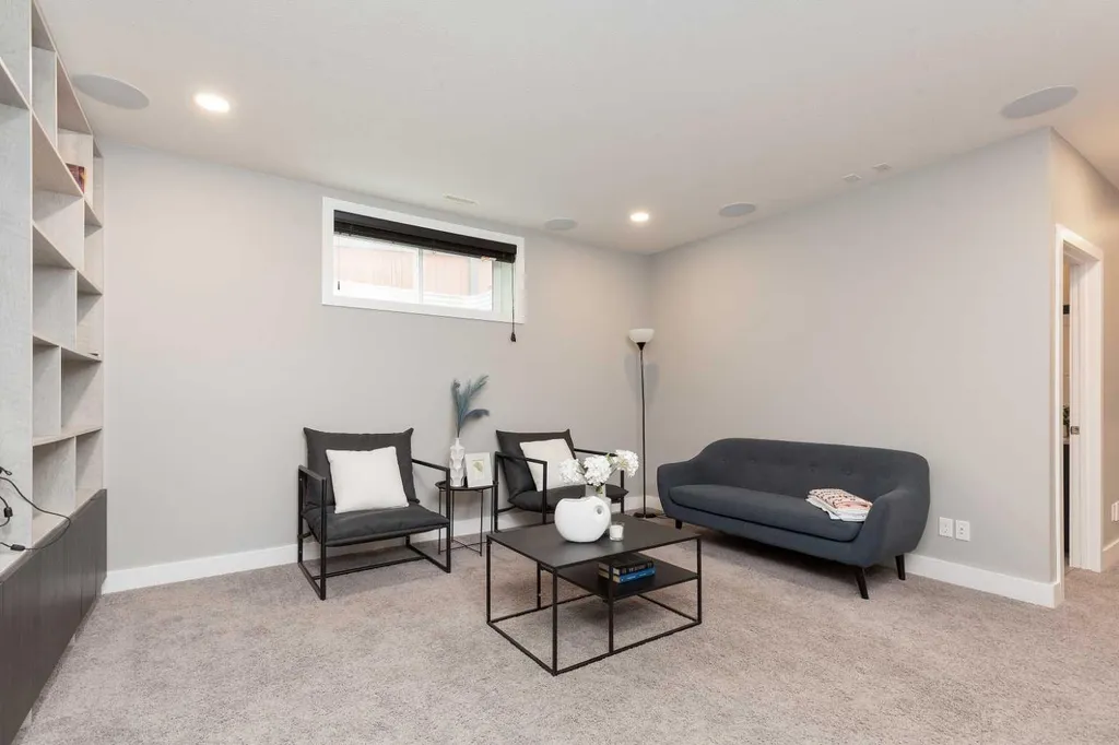 180 Firelight Way W Lethbridge AB T1J 4B2