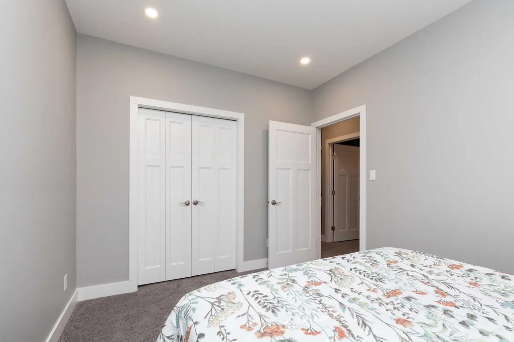 180 Firelight Way W Lethbridge AB T1J 4B2
