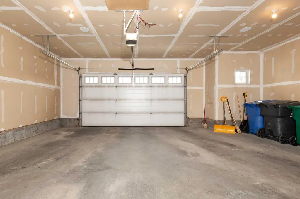 180 Firelight Way W Lethbridge AB T1J 4B2