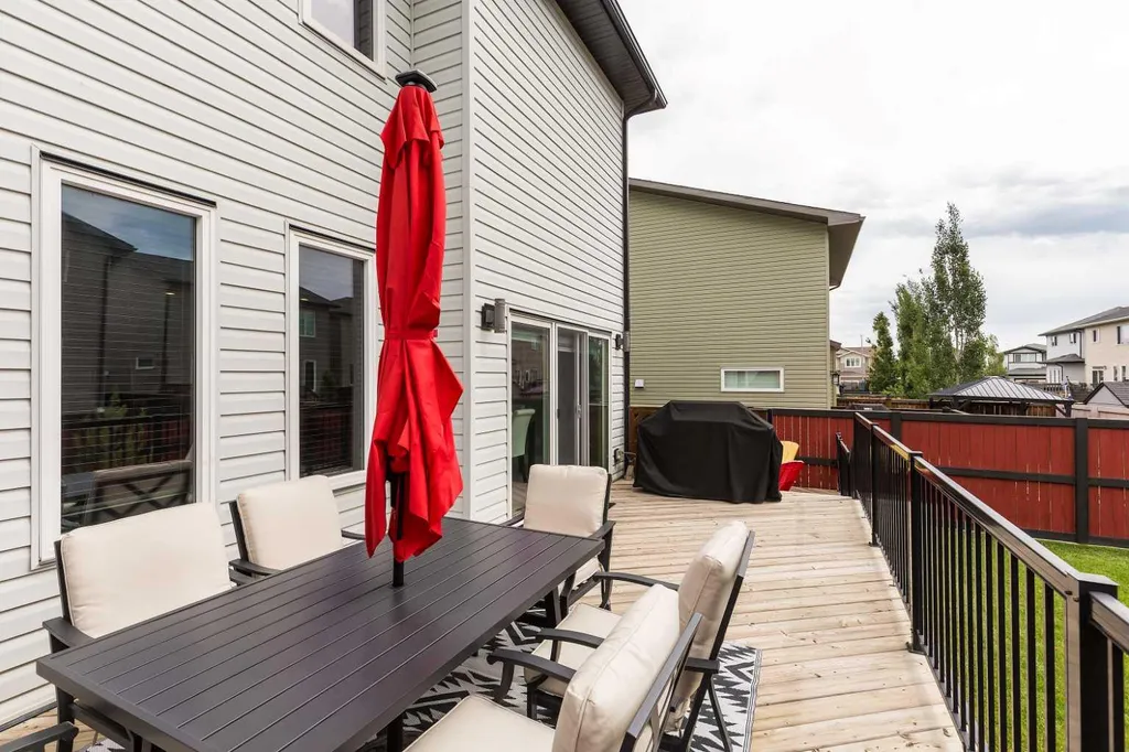 180 Firelight Way W Lethbridge AB T1J 4B2