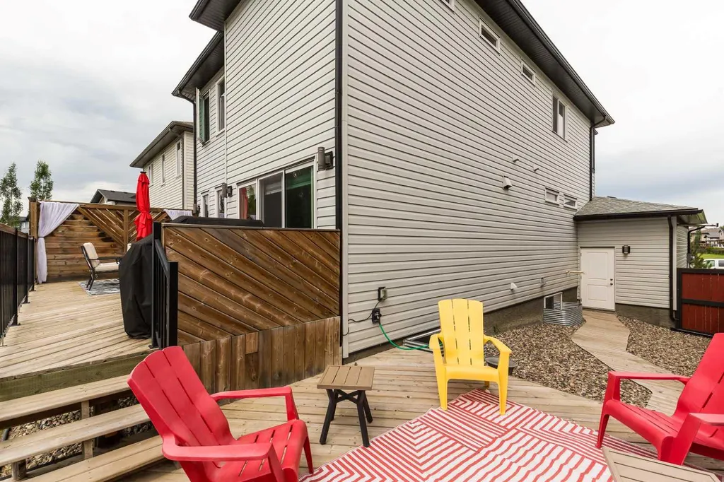 180 Firelight Way W Lethbridge AB T1J 4B2