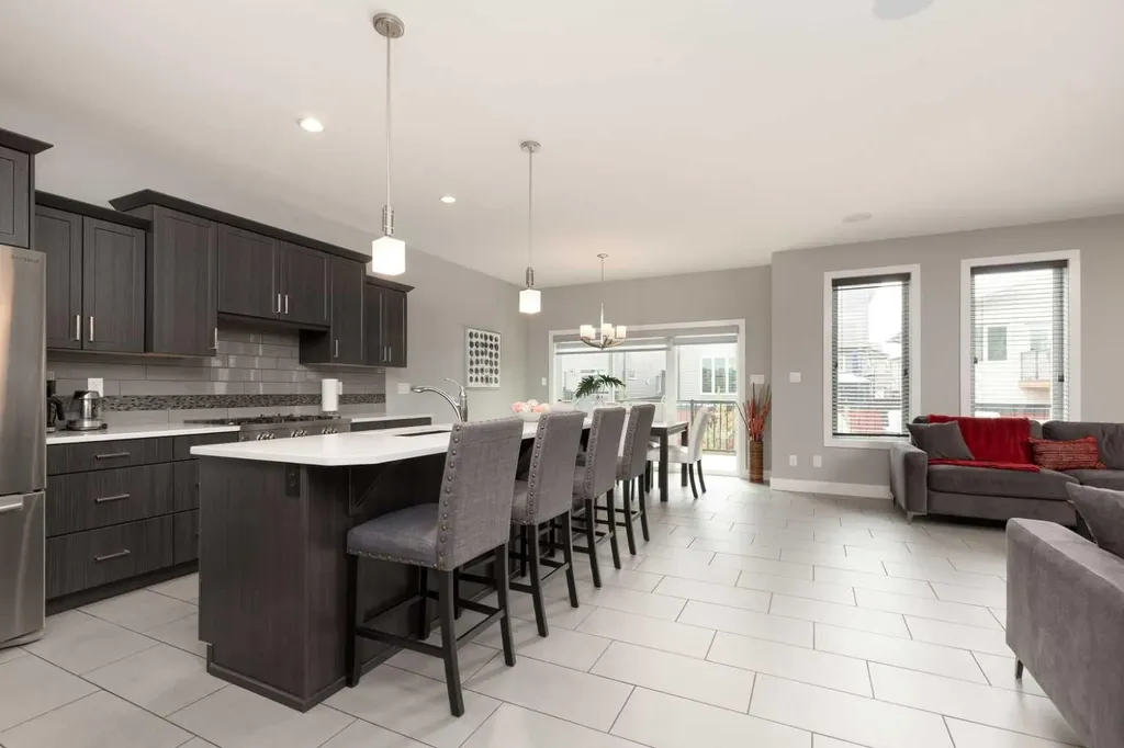 180 Firelight Way W Lethbridge AB T1J 4B2