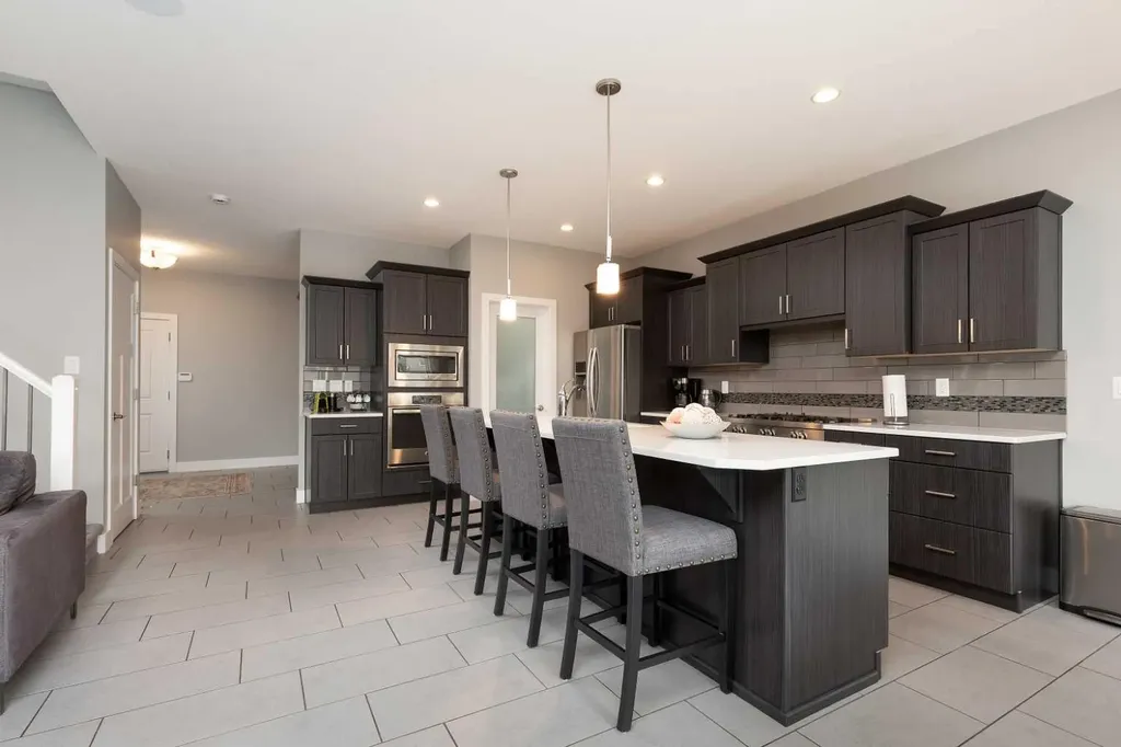 180 Firelight Way W Lethbridge AB T1J 4B2
