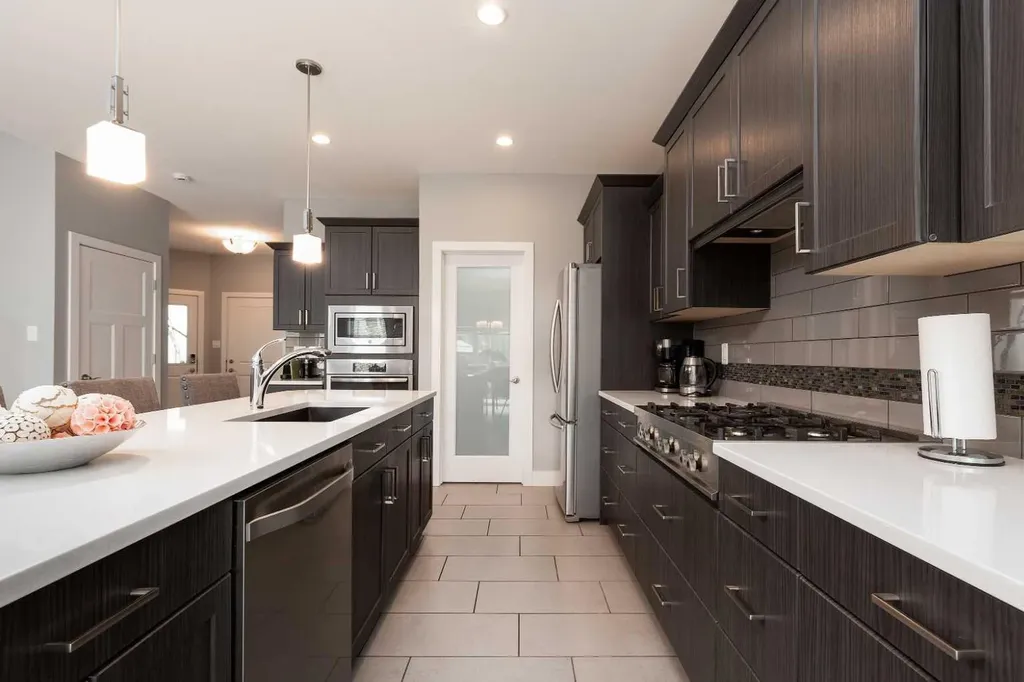 180 Firelight Way W Lethbridge AB T1J 4B2