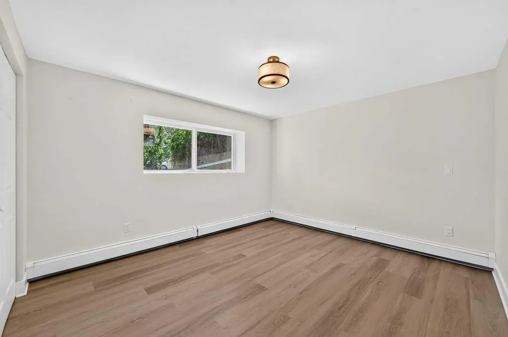 2117 16 Street Calgary AB T2T 4E5