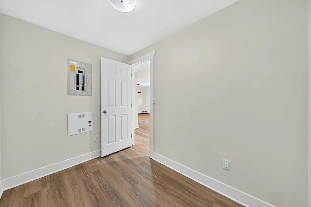 2117 16 Street Calgary AB T2T 4E5