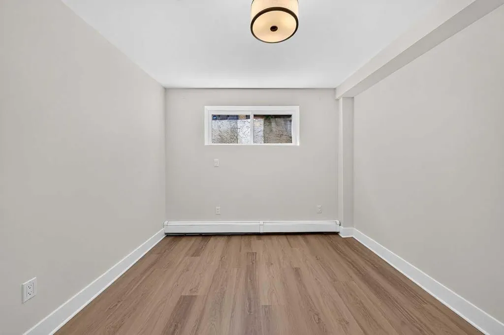 2117 16 Street Calgary AB T2T 4E5