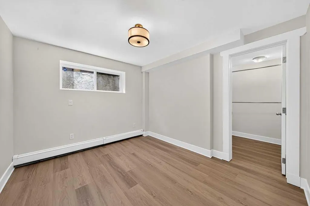 2117 16 Street Calgary AB T2T 4E5