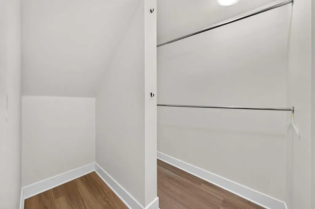 2117 16 Street Calgary AB T2T 4E5