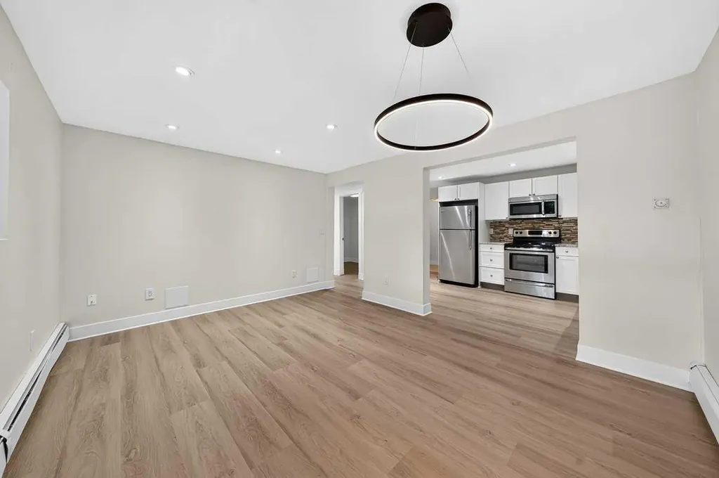 2117 16 Street Calgary AB T2T 4E5