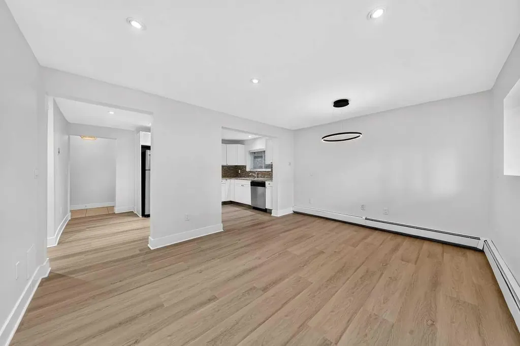 2117 16 Street Calgary AB T2T 4E5