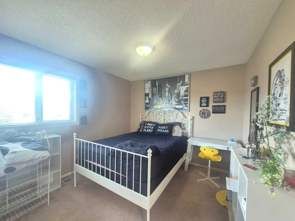 127 Hampstead Circle NW Calgary AB T3A 5P3