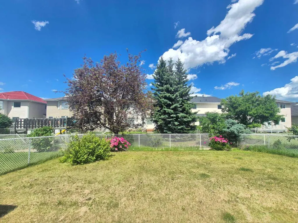 127 Hampstead Circle NW Calgary AB T3A 5P3