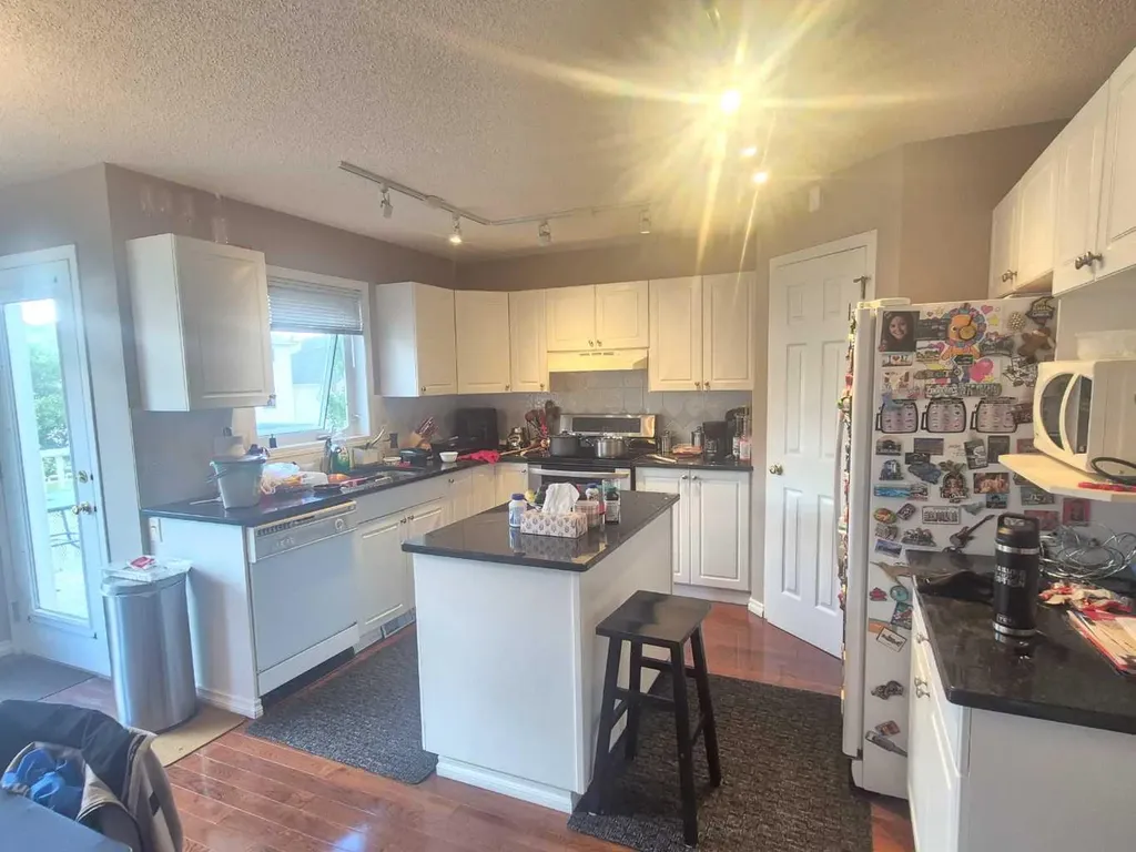 127 Hampstead Circle NW Calgary AB T3A 5P3