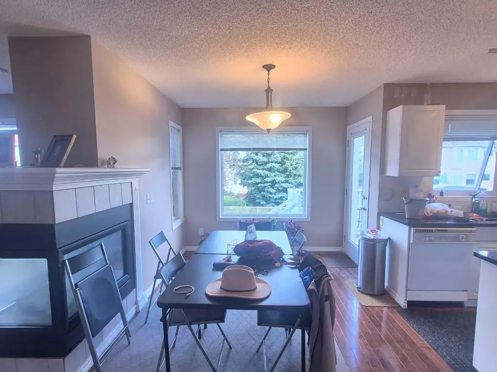127 Hampstead Circle NW Calgary AB T3A 5P3