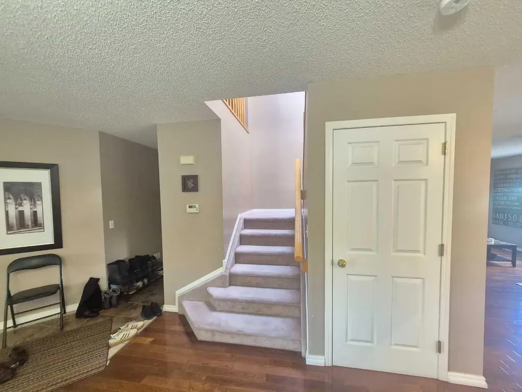 127 Hampstead Circle NW Calgary AB T3A 5P3