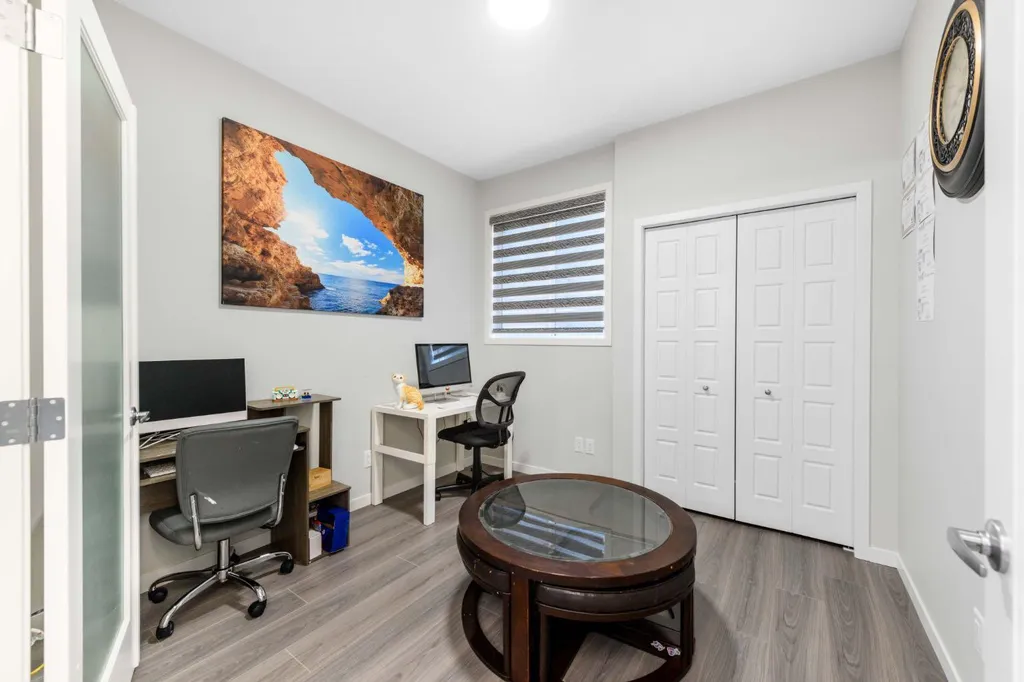 983 Corner Meadows Way NE Calgary AB T3N 1X8