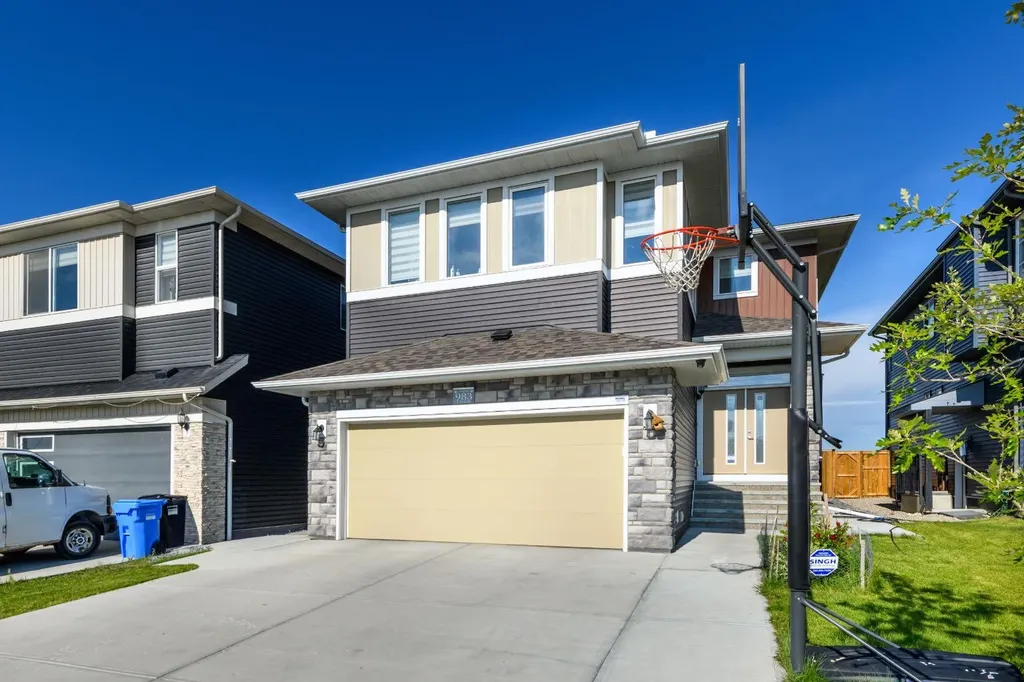 983 Corner Meadows Way NE Calgary AB T3N 1X8
