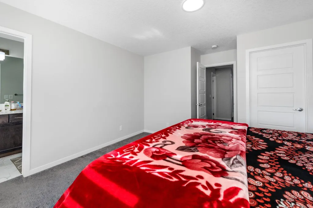 983 Corner Meadows Way NE Calgary AB T3N 1X8