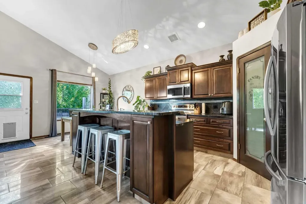 30 Vista Close SE Medicine Hat AB T1B0A9