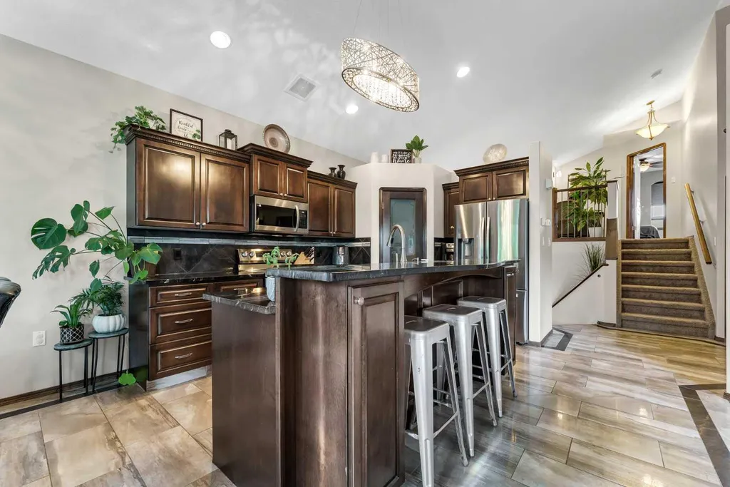 30 Vista Close SE Medicine Hat AB T1B0A9