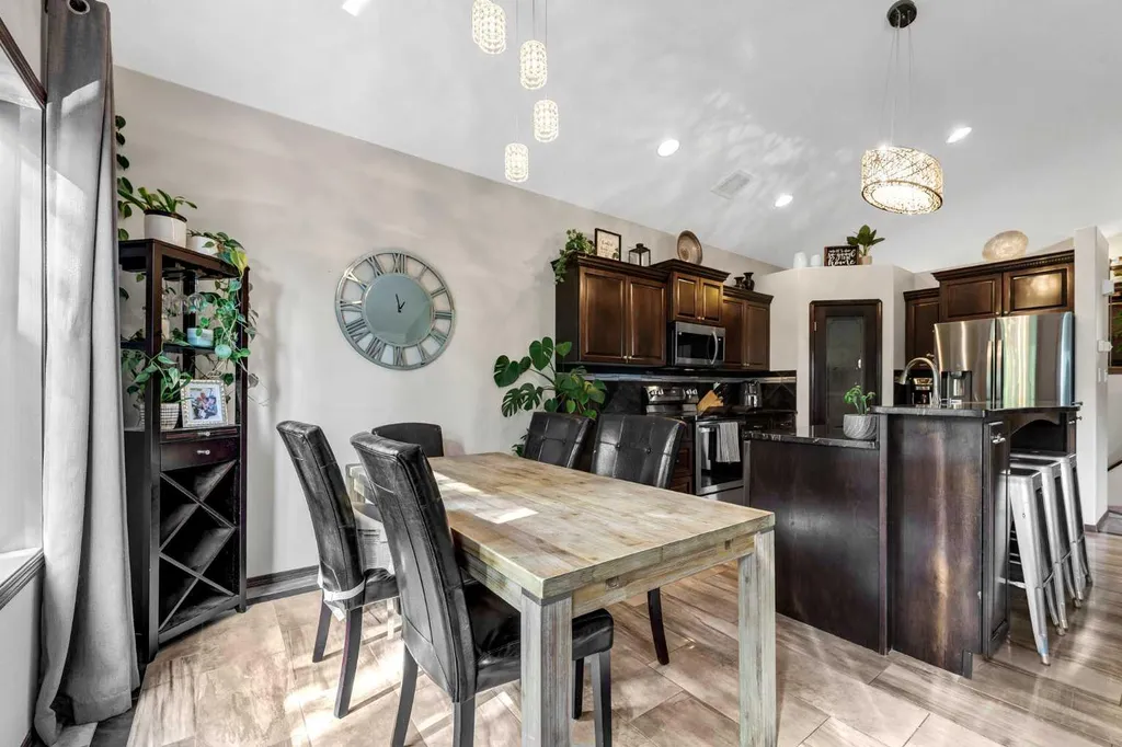 30 Vista Close SE Medicine Hat AB T1B0A9