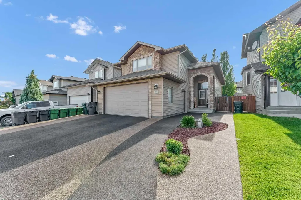 30 Vista Close SE Medicine Hat AB T1B0A9