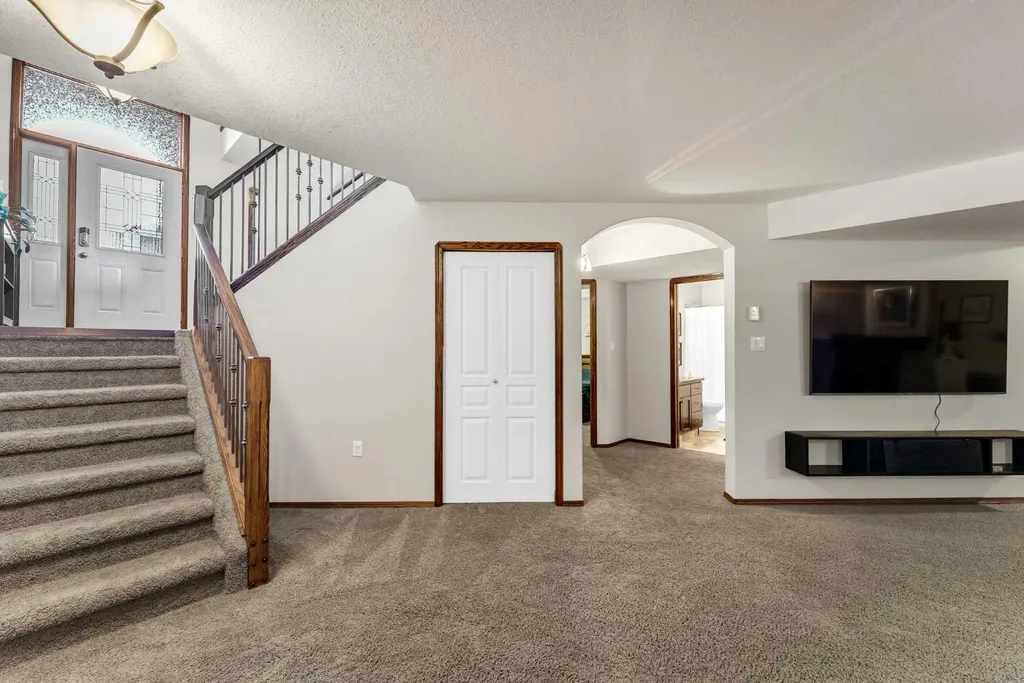 30 Vista Close SE Medicine Hat AB T1B0A9