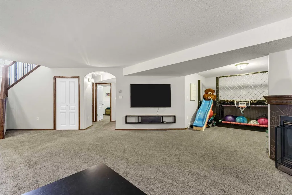 30 Vista Close SE Medicine Hat AB T1B0A9