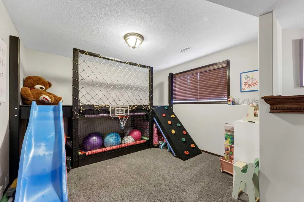30 Vista Close SE Medicine Hat AB T1B0A9
