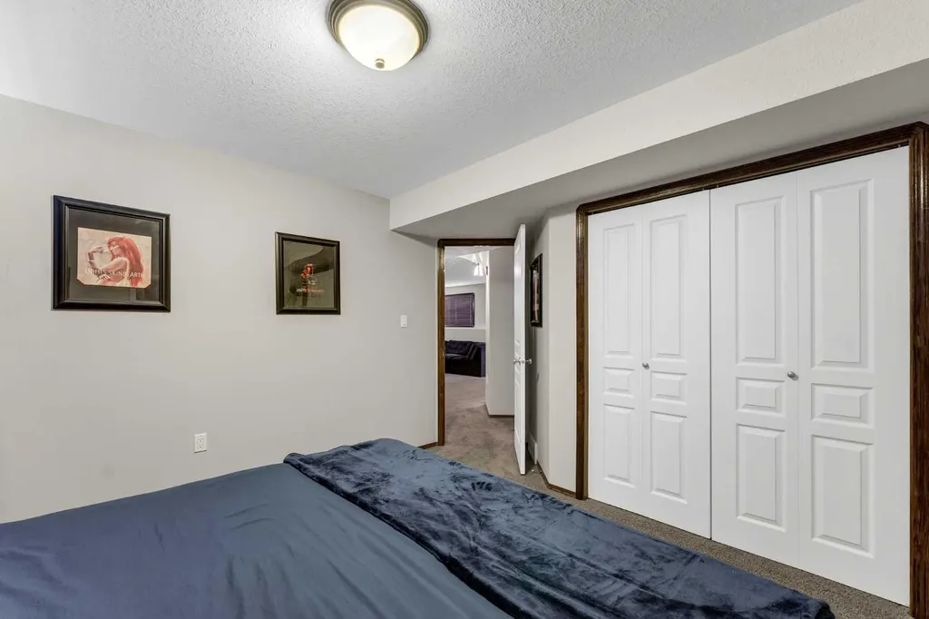 30 Vista Close SE Medicine Hat AB T1B0A9