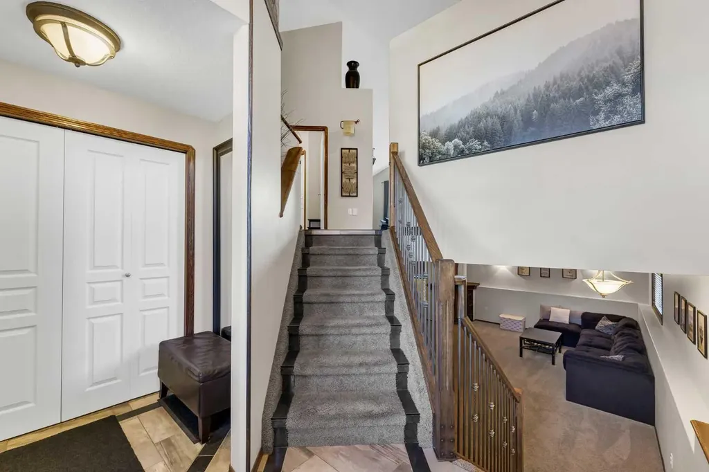 30 Vista Close SE Medicine Hat AB T1B0A9