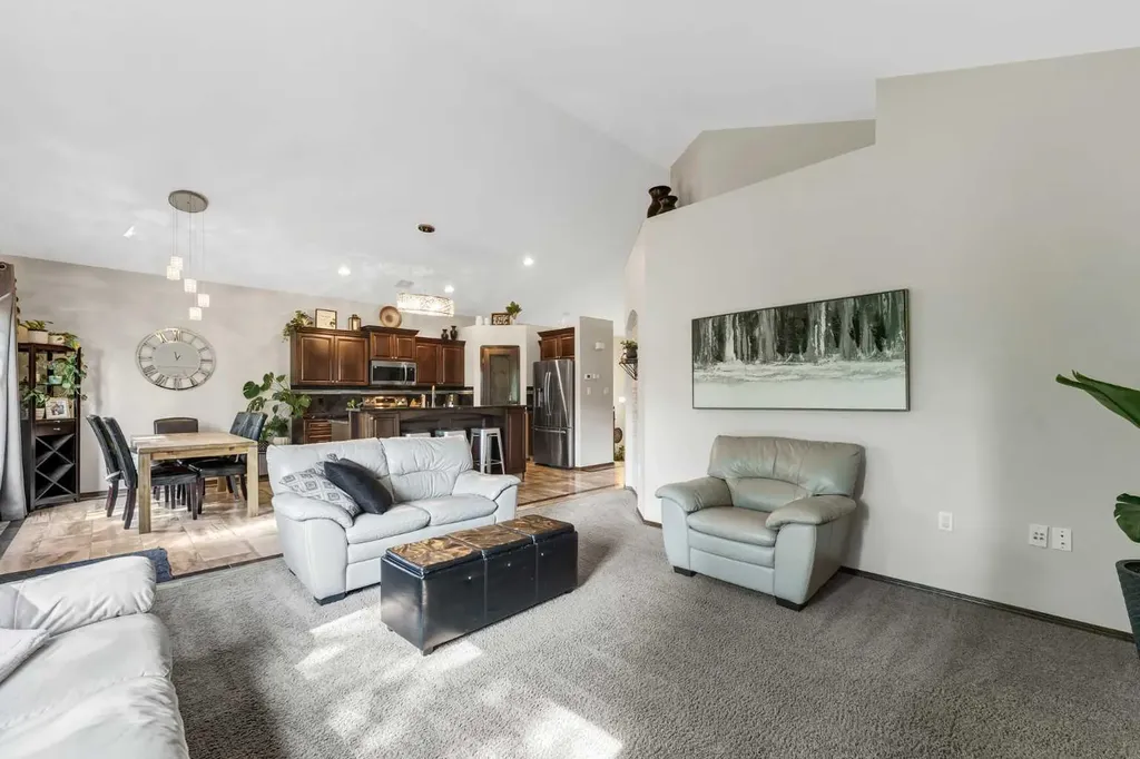30 Vista Close SE Medicine Hat AB T1B0A9